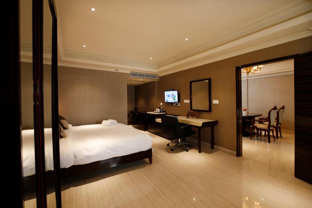 Hotel Park Residency Nilambur Exterior photo