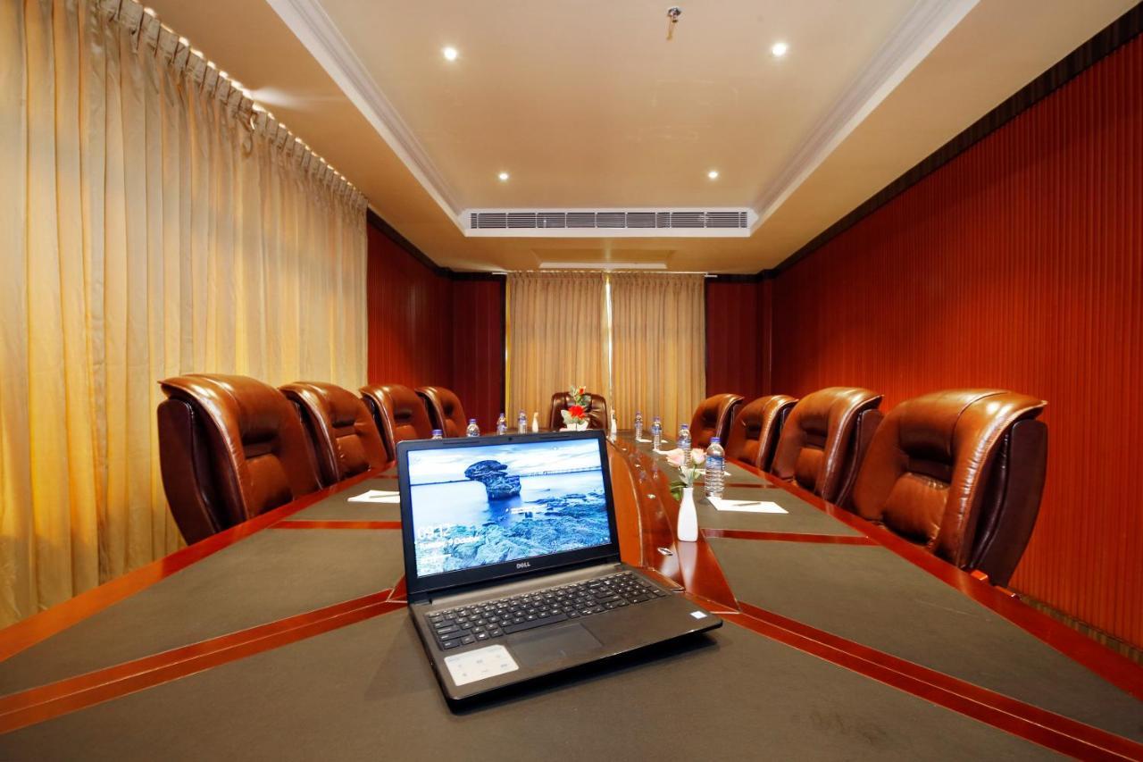 Hotel Park Residency Nilambur Exterior photo